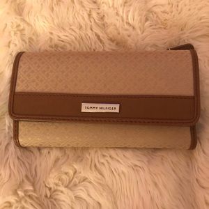 TOMMY HILFIGER WALLET✨